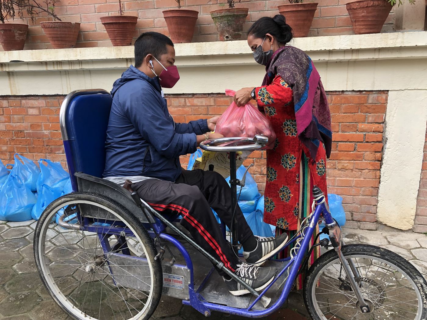 Food relief in Kathmandu and Pharping &mdash; photo 19