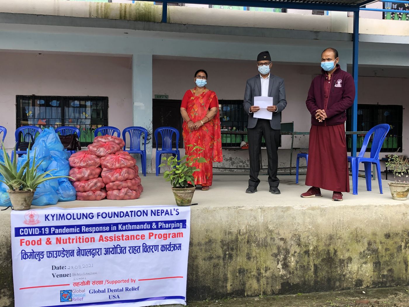 Food relief in Kathmandu and Pharping &mdash; photo 21