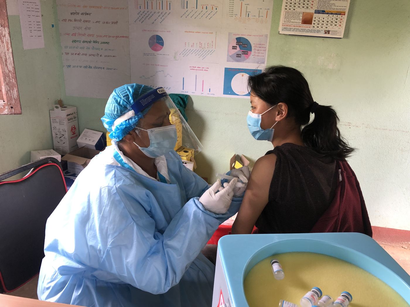 Vaccination at Thrangu Shelkar &mdash; photo 16