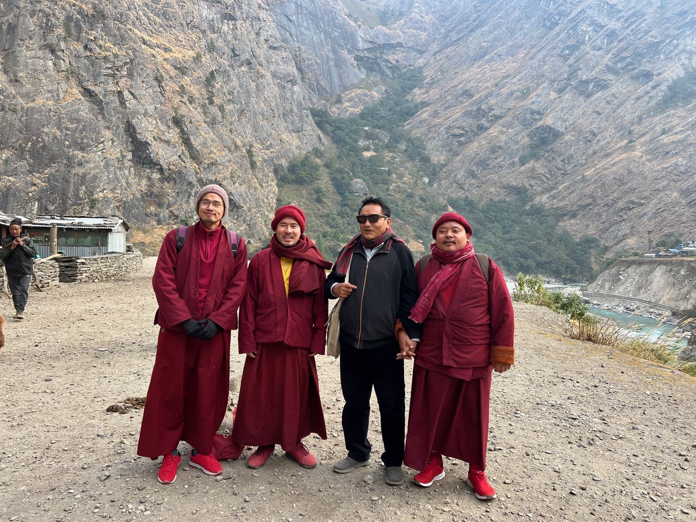 On the trail to the ceremony &mdash; photo 1